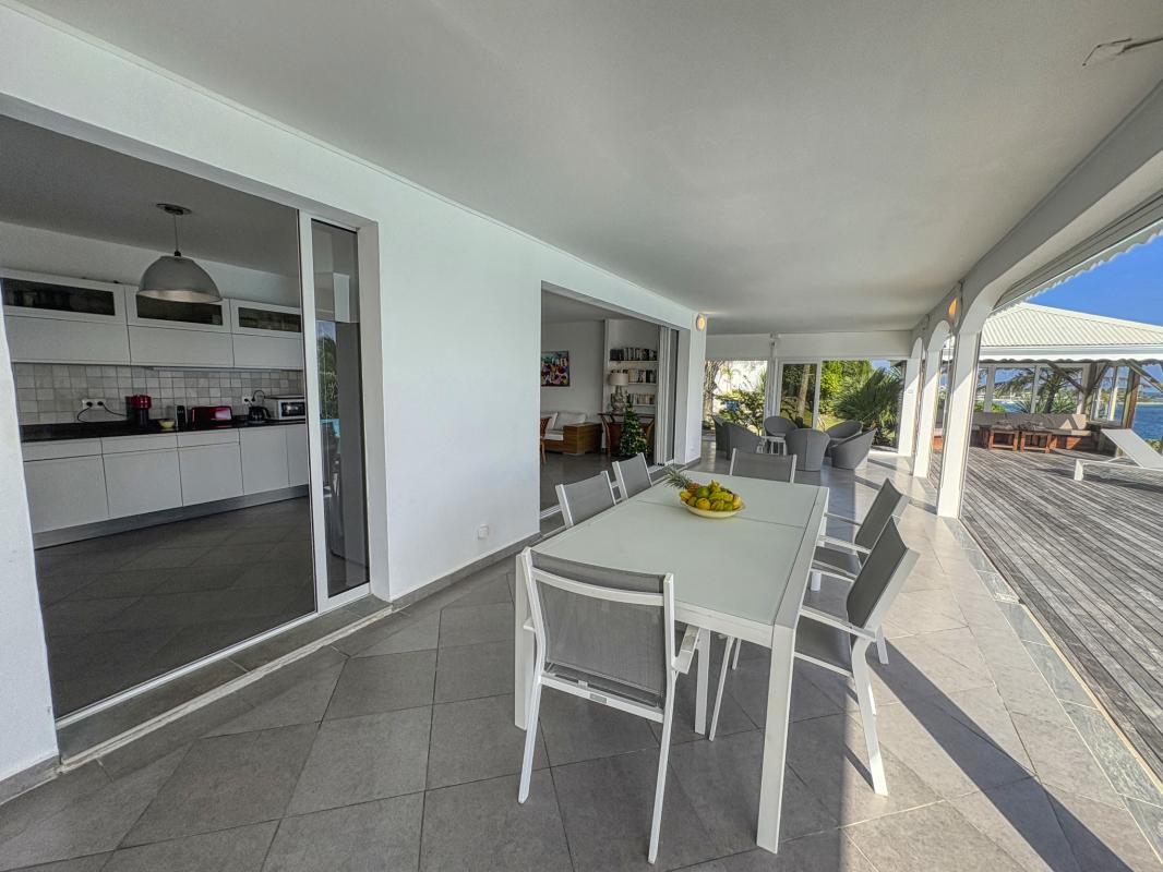 12.Location villa piscine Sainte Anne Guadeloupe_Terrasse vue Mer
